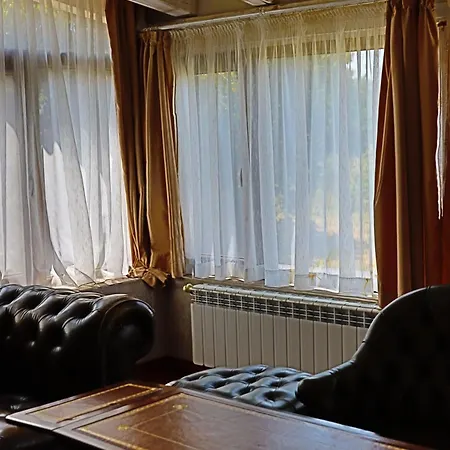 House Kubrat Pensión